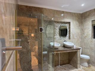 Manganese Luxury Stay - 3