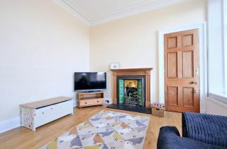 Flat in Cults perfect for Royal Deeside visits - 1