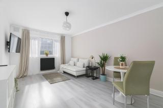 Stylish 1BD Canal-Side Flat with Private Garden - 0