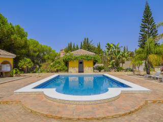 Cubo's Villa Bresell Privacy Pool & Family Fun - 2