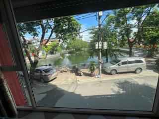 Lake & Lotus studio - 1
