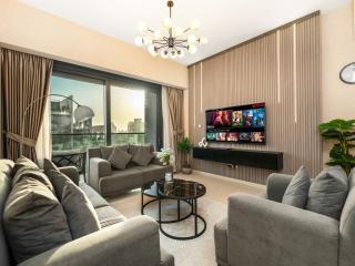 YADO|Lux 2BR Act One|Skyline View|Steps to Burj - 0