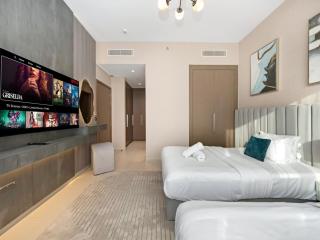YADO|Lux 2BR Act One|Skyline View|Steps to Burj - 1