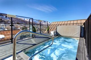 Lift Lodge 103 Walk to Ski Lift Elevator Access On Main St Hot Tub Parking Views LLC-103 by KBM - 7