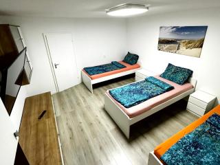 Modern Apartment with Balcony in Duisburg - 8