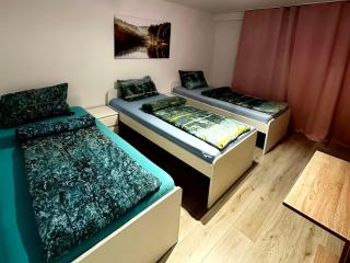 Modern Apartment with Balcony in Duisburg - 7