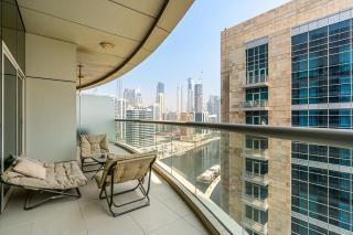 Bright 1BR with Canal Views Near Burj Khalifa - 7