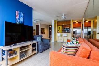 Condado Beach 2-Bedroom 2-Bathroom Apartment with Beachfront Pool - 1