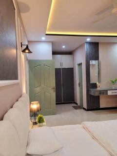 1BHK , Near airport - 6