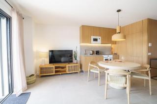 Bright & Stylish Retreat by the Sea Near Ericeira - 2