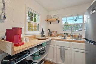 Charming Downtown Cottage - Pet Friendly & Firepit - 5