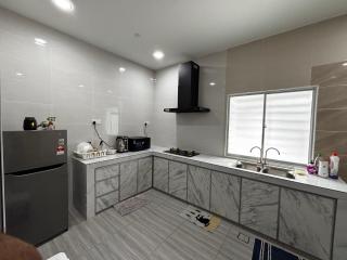 MP Homestay Four-Bedrooms House - 6
