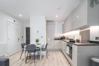 Stylish 1 bed apartment in Central Solihull - 6