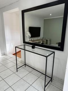 500m from Rosebank Mall - Cottage on Bath - 5