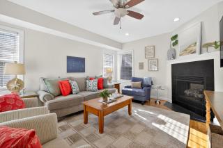 The Virginia Beach ViBe House - 4