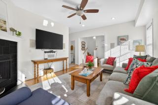 The Virginia Beach ViBe House - 5