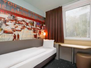 B&B Hotel Berlin-Dreilinden - 8