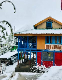 Romani House Kalga - 2