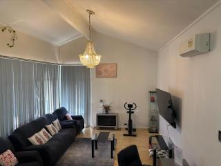 Sunflower Homes Green and Cozy - 9