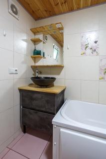 Cozy Apartment by the Sea with a Private Courtyard - 8