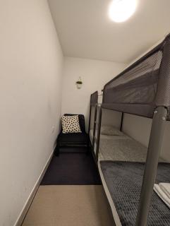 Miniscule Condo Near Maksimir Tram - 8
