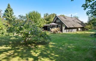 3 Bedroom Cozy Home In Mern - 5