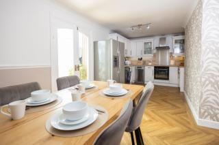 Relaxing 3-Bedroom Retreat House Free Parking 8ppl - Ollerton - 6