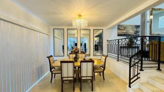 Spacious 4 bedroom house - 4