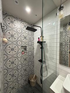 Flat 316 Modern Minimalist Studio Near Makati BGC - 3