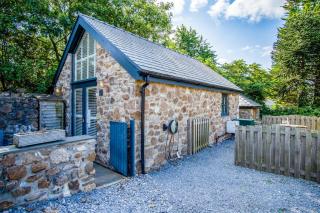 The Old Smithy - 2 Bedroom Cottage - Reynoldston - 0