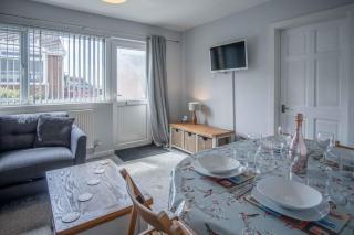 Langcliffe Park - 2 Bedroom Chalet - Mumbles - 1
