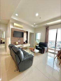 Cozy 3BR Suite Apartment with Projector, Pool, Netflix, Board games, Dart - 5