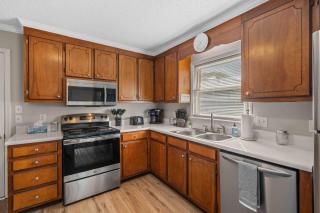 ~Spacious / Cozy / Sleeps 8+ Near MTSU and Siegel - 6