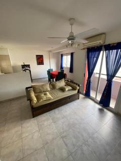 Depto moderno con cochera privada y balcón - 9