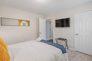 *New* Cozy / Near MTSU / Getaway ~ Sleeps 8+ - 2