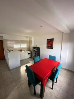 Depto moderno con cochera privada y balcón - 7