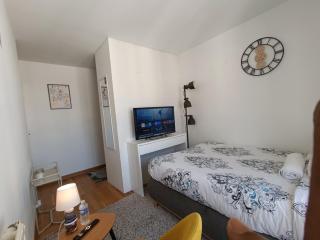 Cozy Room with Private Bathroom near Paris LaDefense Arena - 6