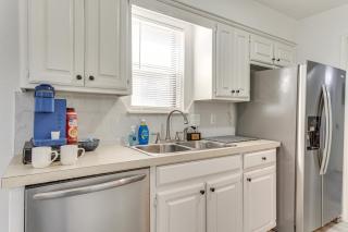 South OKC Home with Hot Tub-Game Room 18 Mi to OU! - 3