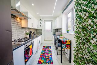 Unique and Bright 6 Bedrooms Home Retreat - Fast WiFi - Close to Amenities - Cardiff - 9