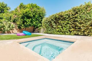 Bright Desert Villa w Pool Jacuzzi &Mountain Views - 6