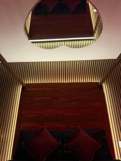 Red Room Jacuzzi Suites - 4