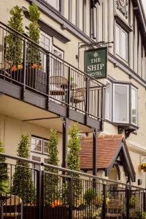 The Ship Hotel - 0