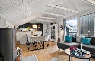 3 Bedroom Awesome Home In Bjert - 6