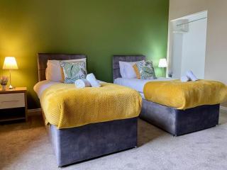 3-Bed Home Close to City Centre, Stadium & Baltic - 3