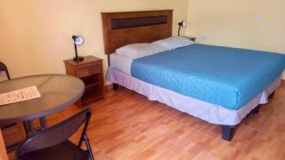 Hostal Travel House - 8