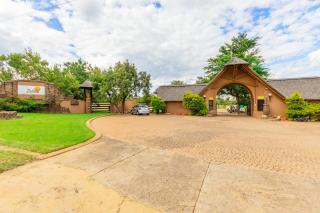 Waterberg House at Zebula - 8 adults and 4 kids under 10 years - Mabula - 0