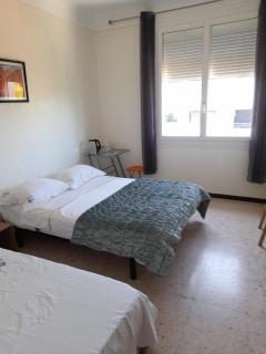 Peaceful room, Thuir centre, view Le Canigou - 9