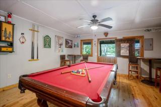 Cowboy Cabin - Creekside Firepit, Pool Table, Games + Large Screened-In Porch - 9