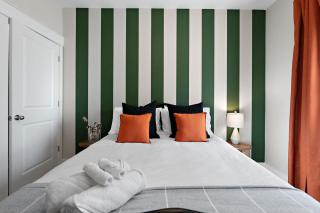 *NEW* Charm on Church ~ Cozy, Modern, Downtown Apt - 9