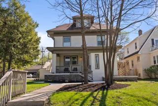 Stunning 2 BR - Parking and Walk to Park - 6